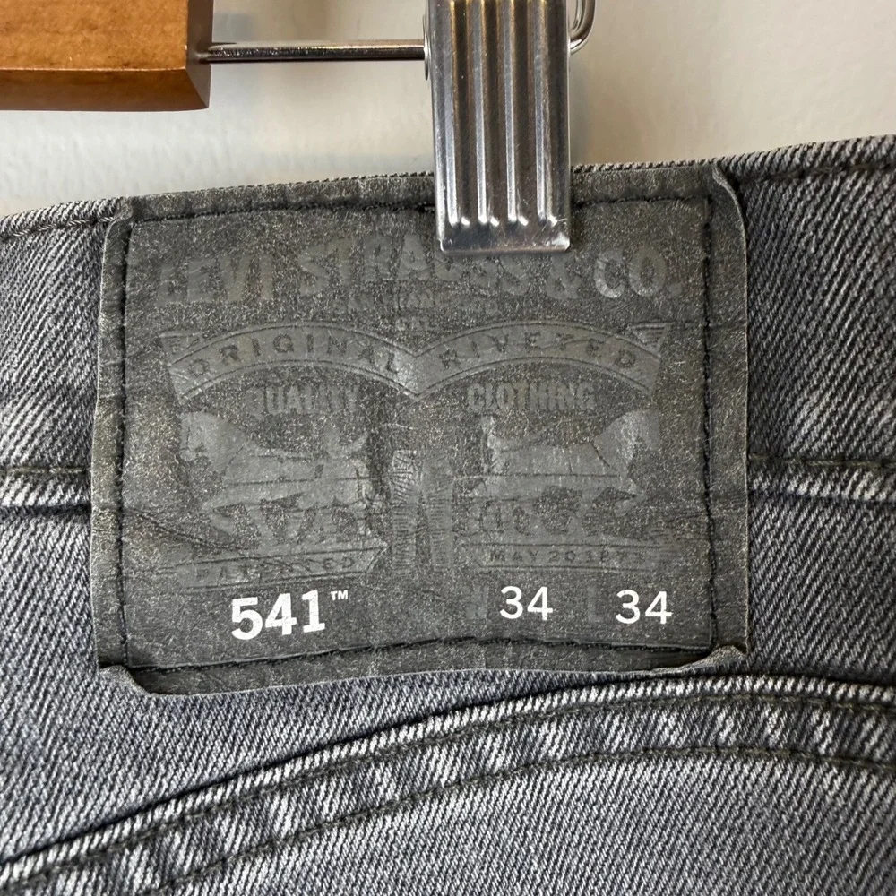 Levi's 541 Mens Athletic Tapered Jeans 34x31 Grey Denim Everyday Wear Normcore